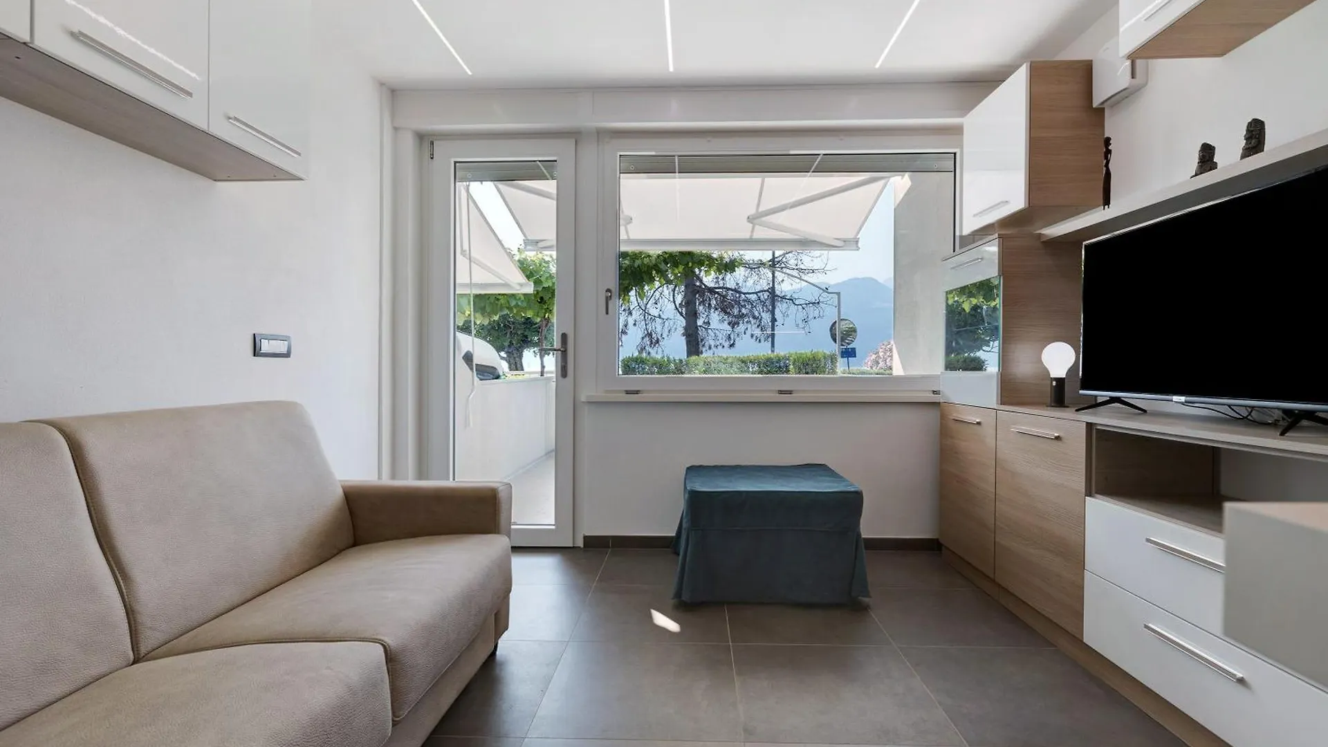 Apt Theo Val Di Sogno Garda Lake Malcesine İtalya